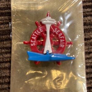 Vintage 1962 Seattle seafair Hydroplane souvenir pin space needle